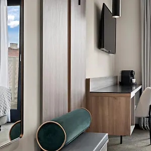 Leonardo West Otel